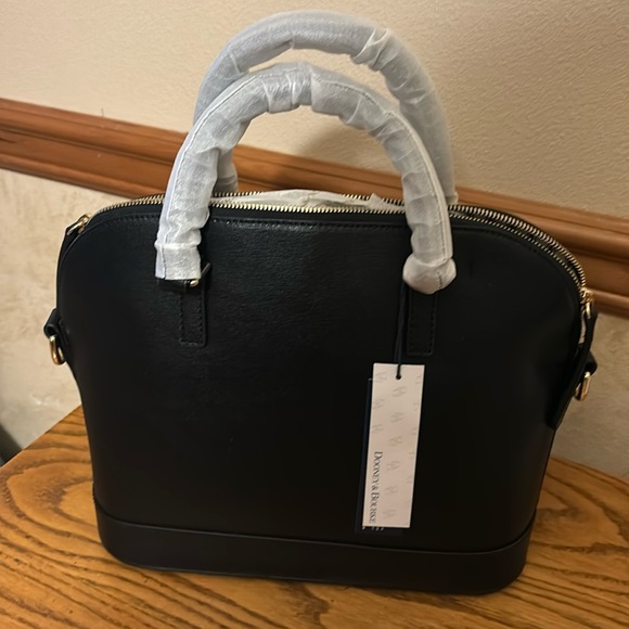 NWT Dooney & Bourke Medium Dome Satchel - Picture 3 of 3